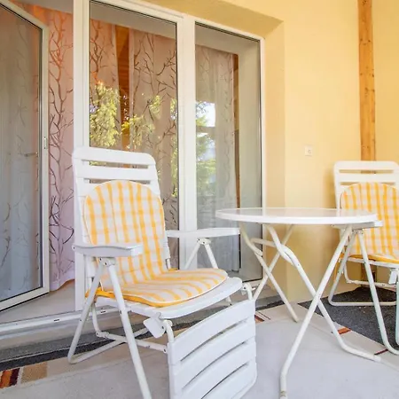 Haus Padrun 4 ארוזה