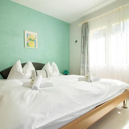 Haus Padrun 4 * ארוזה